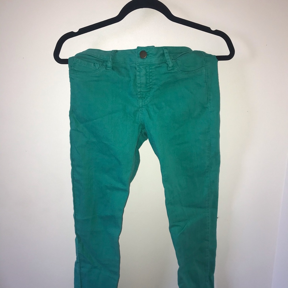 green pants